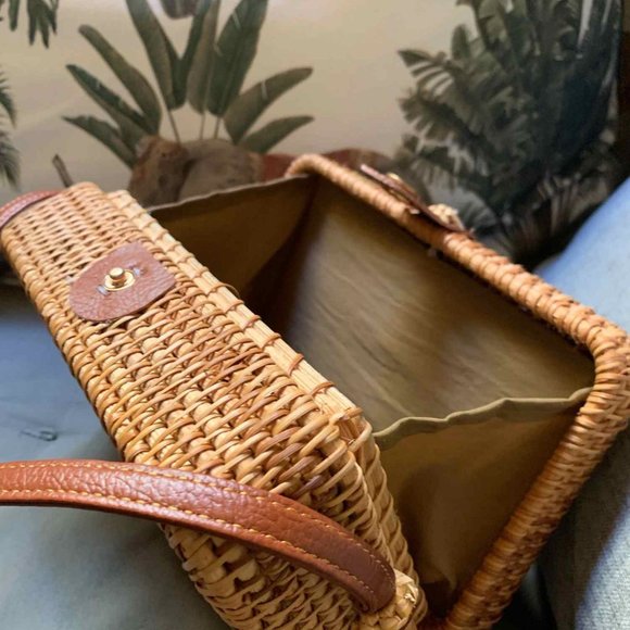 Rectangle Rattan Hand Woven Cross Body Bag - Picture 5 of 5